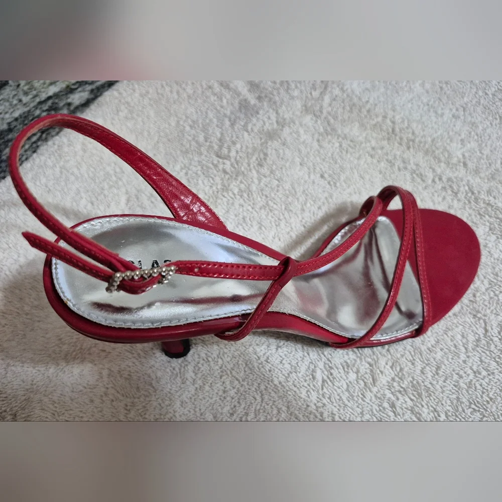 Classified Elegant Red Heels Size 7.5M - Picture 2 of 4